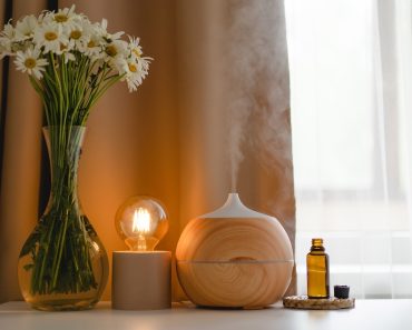 The Best Essential Oil Blends for Your Scent Diffuser: A Seasonal Guide