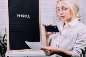 How to Implement a Paperless Payroll System in Your Organization